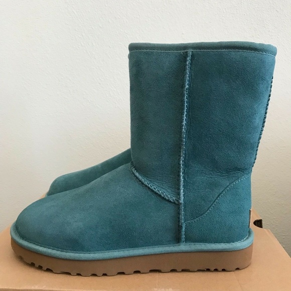 UGG Shoes - UGG Classic II Shearling Winter Boots NEW IN BOX